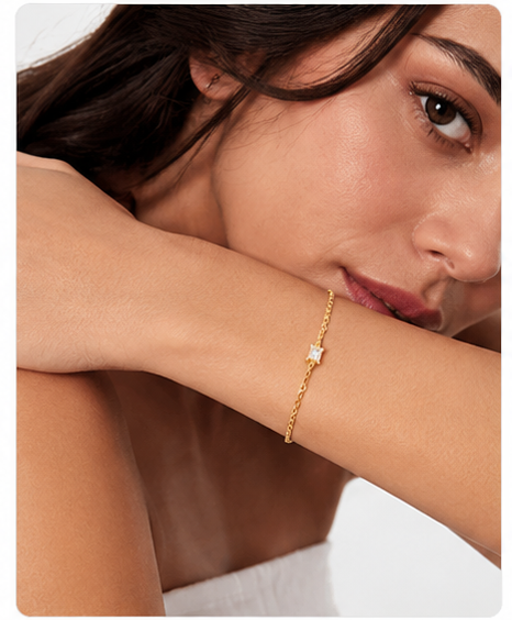 Pulsera minimalista con circonita cuadrada