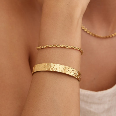 Brazalete grueso con textura
