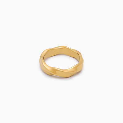 Wave Twist Ring