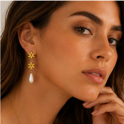 Aretes Flores Doradas con Perla Colgante